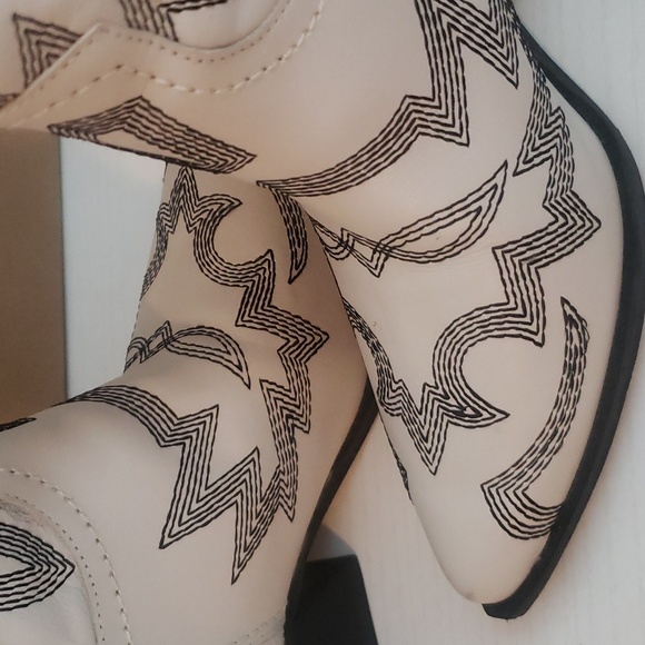 STEVE MADDEN "LEO" BOOTS - Picture 5 of 6